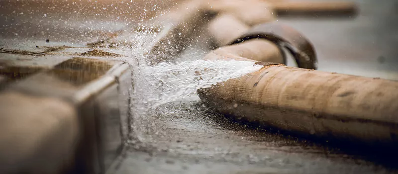 Fix Leaking Pipe in Inglewood, Ontario